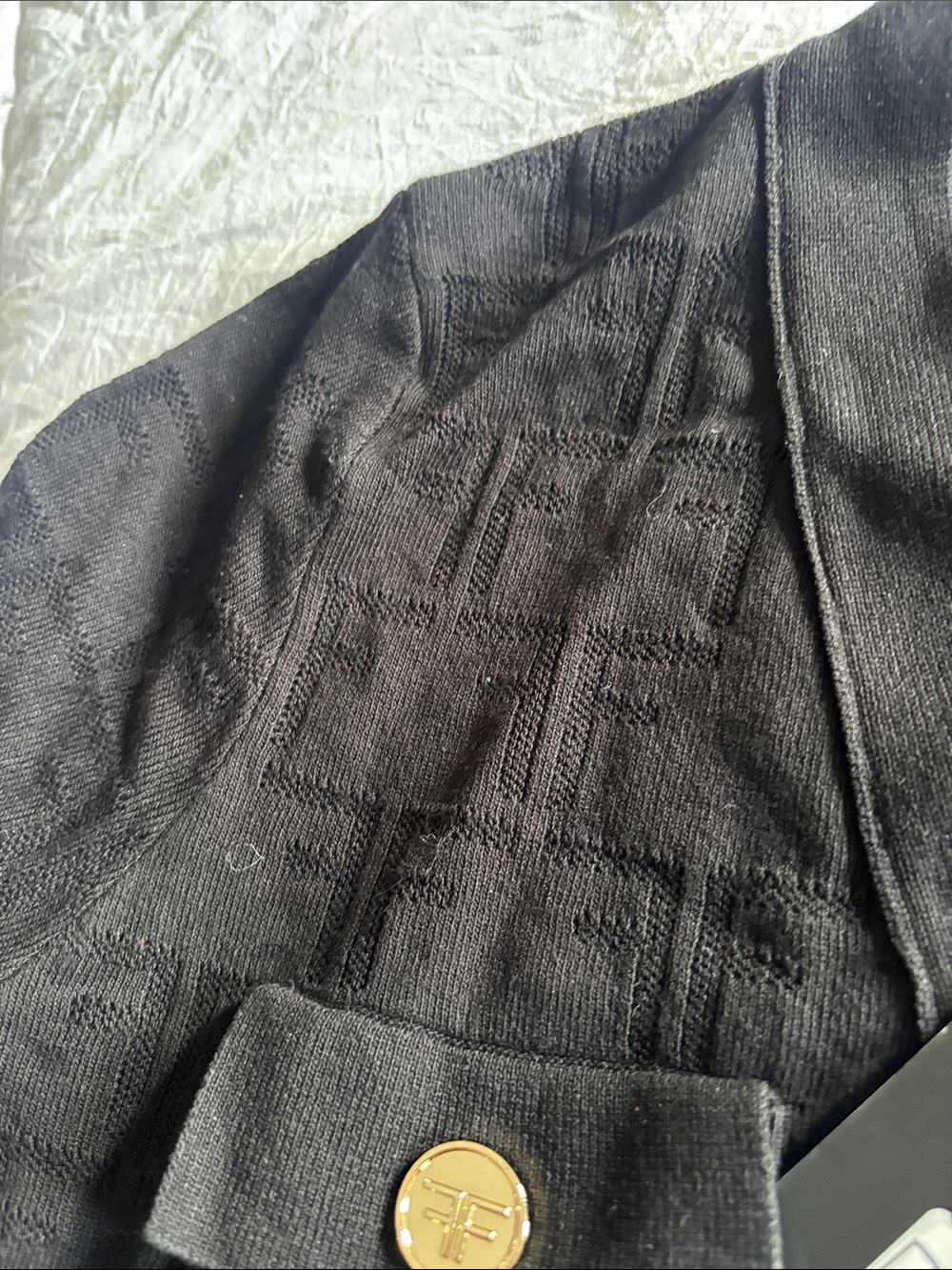 Studio F black crop top sweater - Picture 10 of 10